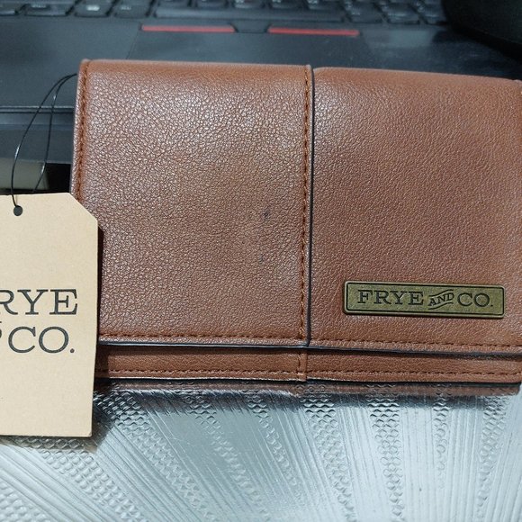 Frye and Co Wallet Nice and Thin To Carry Around - Picture 1 of 8